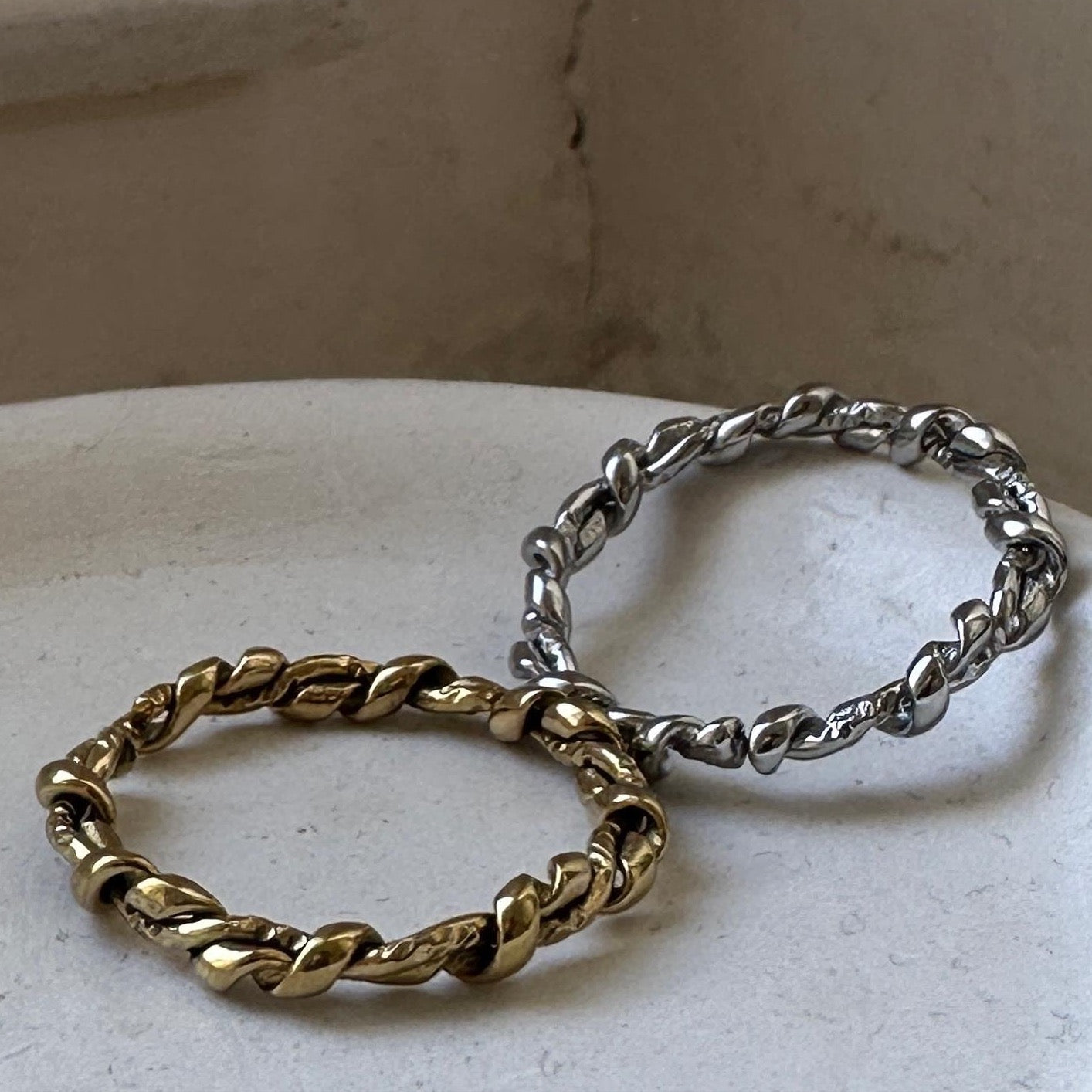 triss ring, Gold und Silber in Schale