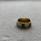 Milchiger  Ring auf Marmorstein?