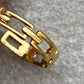 ketten, glieder,ring Gold nah auf Marmorstein